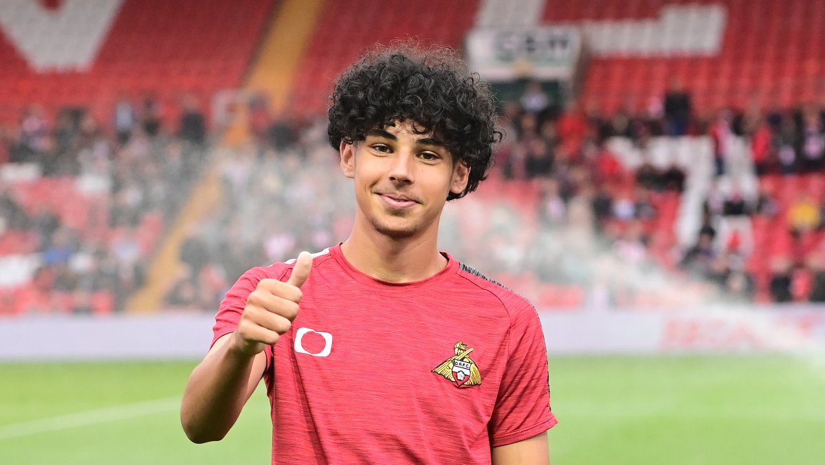 Faris Khan joins Jak Whiting in the first-team squad this evening. 

👍 Thumbs up if you're buzzing for them! 

#DRFC #MadeInDoncaster