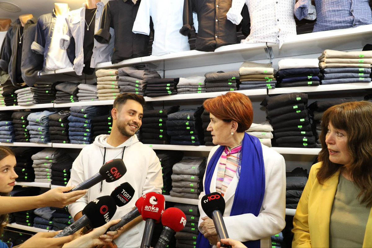 UmitDikbayir's tweet photo. Genel Başkanımız Sayın @meral_aksener, Pursaklar programı kapsamında esnafımızla bir araya geldi.

Milletimiz, sorunları İYİ'lerin çözceğini biliyor.

Endişeye gerek yok, huzurlu günler için geliyoruz.

#AzKaldı https://t.co/aTl9fPezPk