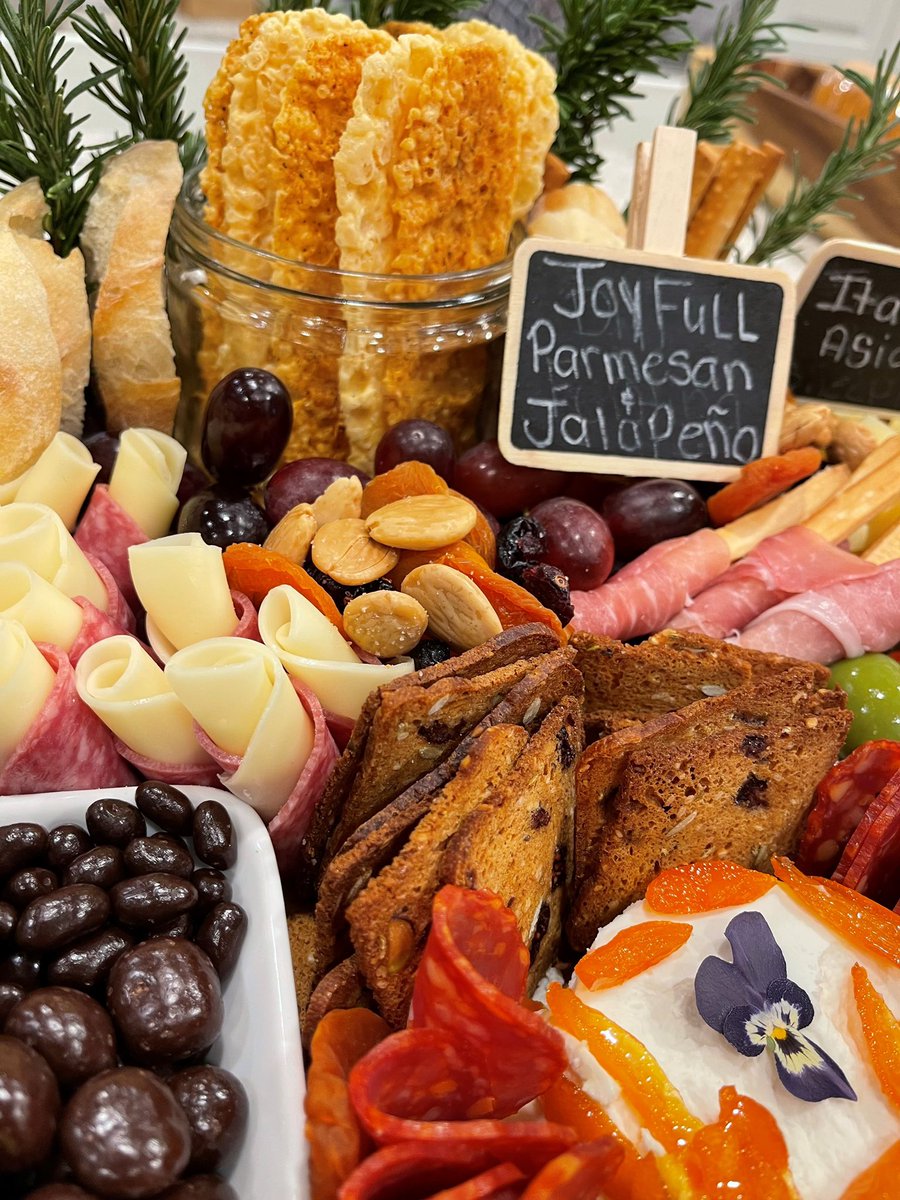 Shout out to this delectable spread! How do we get an invite? 😉

📸: Brenda M.