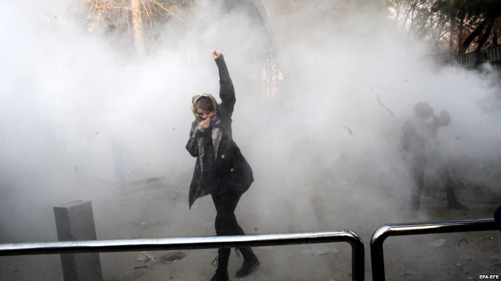 jrezaian's tweet photo. You know Yalda Moaiery’s most famous image. I know her as a colleague and a friend. Yalda is an accredited photographer with over 20 years experience. She was arrested Friday while doing her job. She was photographing women protesting mandatory hijab in Tehran. #مهسا_امینی #Iran https://t.co/LA9rG7nXV9