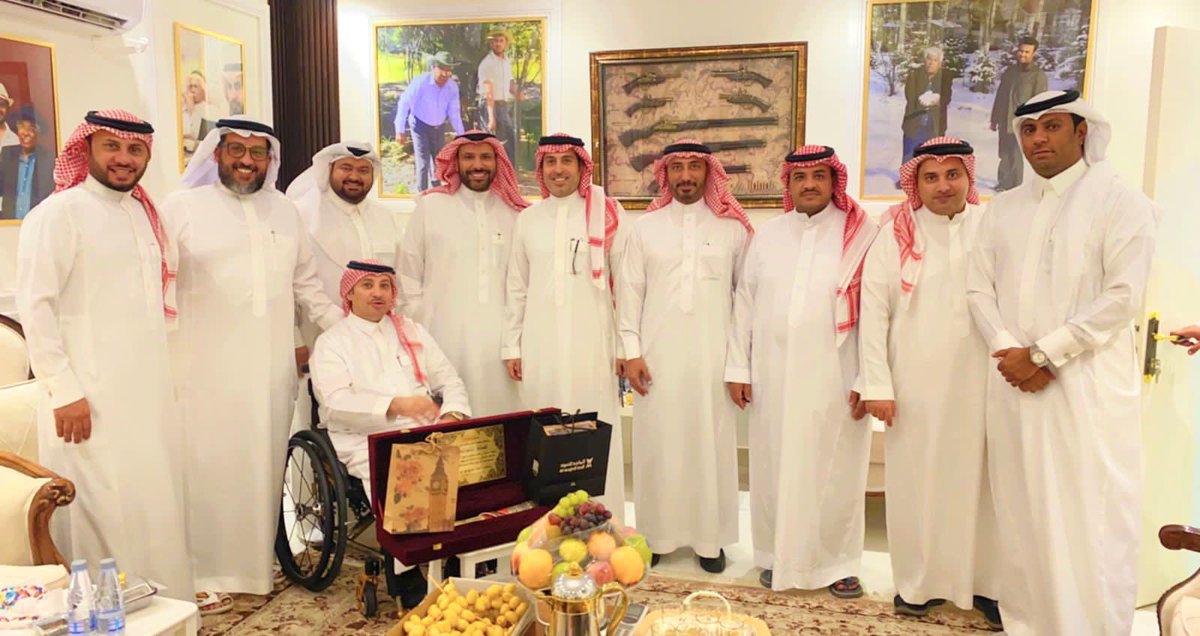 سعدت وتشرفت هذا المساء ، بتكريمي من قبل  نخبة من الشخصيات البارزة في  المنطقة الشرقية ، 
نسأل الله العلي  القدير
أن يمدنا بعونه وتوفيقه لخدمة  وطننا الغالي 🇸🇦.