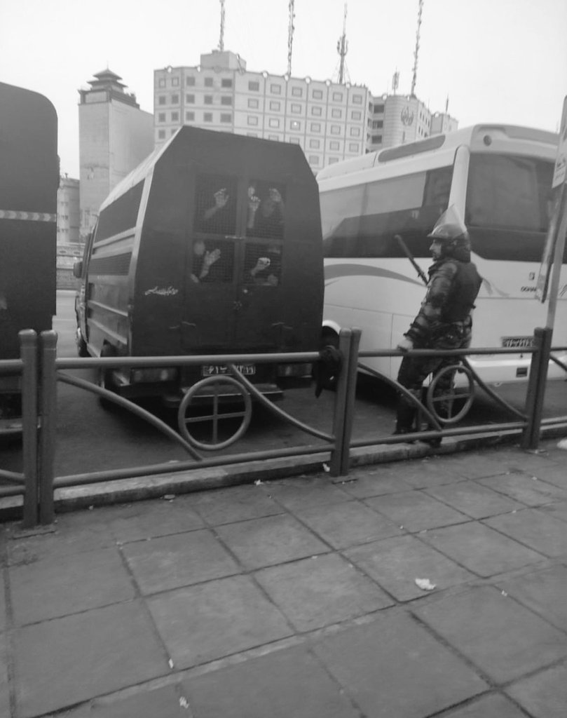 #Iran today! 
!The Islamic regime of Iran deals with the protesters in the most brutal way possible, so far more than 10 people have been killed in the streets
#مهسا_امینی #اعتراضات_سراسری