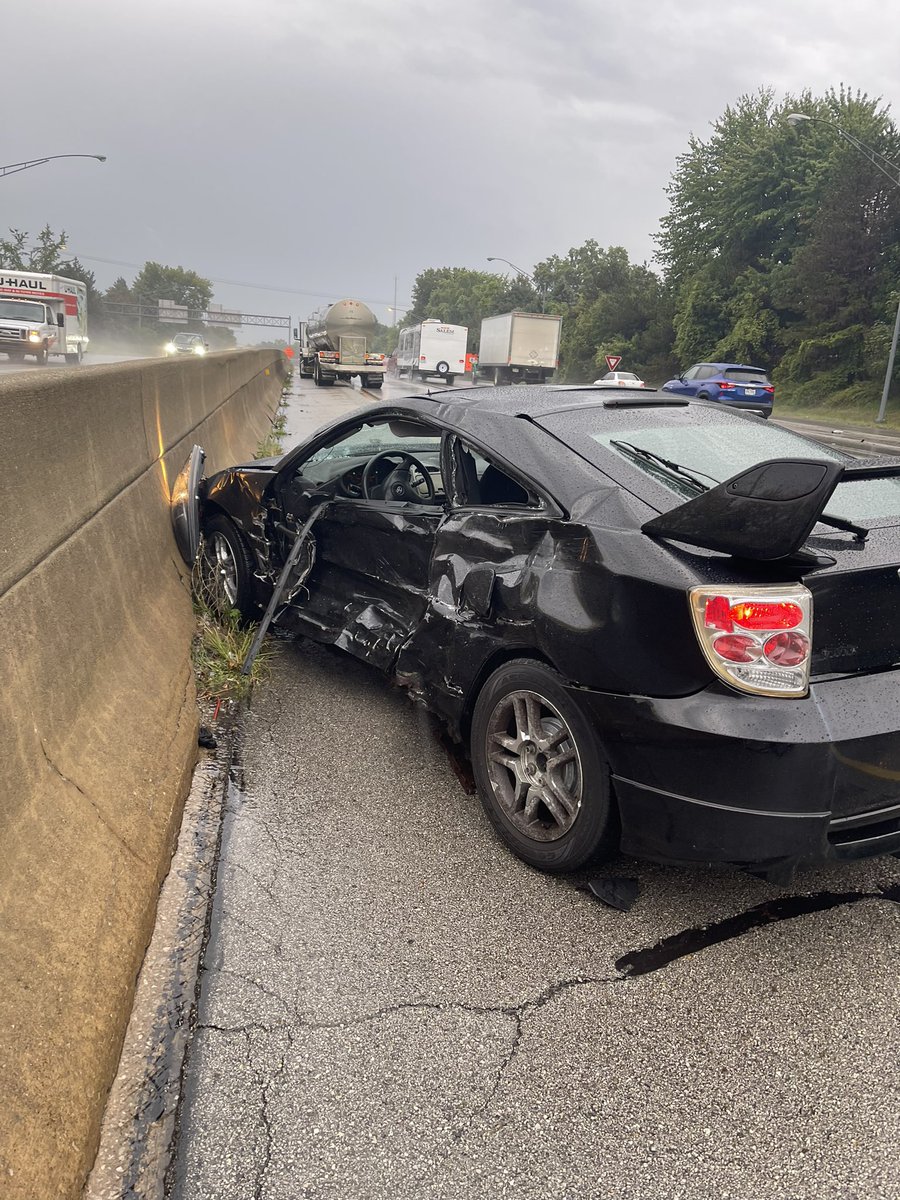 TxgrrTV's tweet photo. Fuck hydroplaning. Bounced off the median across 3 lanes and got hit by a tanker truck. Genuinely lucky to be alive. 4 broken ribs and a broken shoulder blade. Be safe out there everyone :( https://t.co/Cdm7OG3xQM