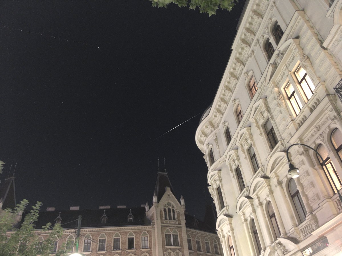 iramollay's tweet photo. One of my first captures of an #IridiumFlare was the only shot I ever got of SV98 on 18 June 2018. What a joy that was! It was a –2.8mag. 🤩❤️🛰✨ I hope Twitter compression doesn't wipe it out.
#WorldIridiumFlareDay #flarewell @catchtheiridium https://t.co/FGVsVqozba