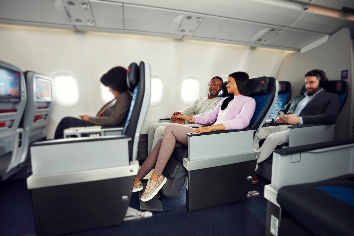 airwaysmagazine's tweet photo. Delta Air Lines (DL) is introducing a redesigned Delta Premium Select (DPS) cabin experience. #CabinUpgrade #DeltaAirLines #DeltaPremiumSelect #DPS #PassengerExperience #TransatlanticRoutes #TranspacificRoutes
https://t.co/J0BZY0A1XF https://t.co/8rhZkSHdq0