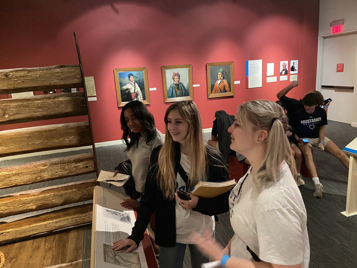 our_ms_brooks's tweet photo. HMW best acknowledge the original Indigenous stewards of the land we learn on everyday? To kick off their research and design process, academic writing students explore native flora &amp; historical artifacts at @ATLHistCenter. #ExperientialLearning #LandAcknowledgment @TheMVSchool https://t.co/8X0cMZYquc
