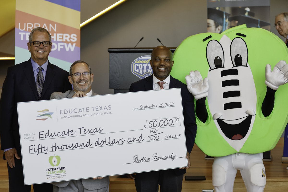 More than a Big Day, a GREAT day celebrating the <a href="/UNTDallas/">UNT Dallas</a> Call Me Mister &amp; THRIVE programs, @Urban_Teachers DFW and <a href="/EducateTexas/">Educate Texas</a>  for <a href="/CFPExtraYard/">College Football Playoff (CFP) Foundation</a> Week!

📷: bit.ly/CBF-Big-Day-Ph…

#ExtraYardWeek | #LikeNoOther