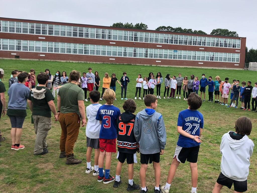SMSBraintree's tweet photo. 6th graders had a great time in the first 2 Team Days of middle school!! Students learned a lot about food webs, biotic & abiotic factors in an ecosystem, and testing an hypothesis. #Science #TeamBuilding #ScienceIsLocal https://t.co/0vOb6pxpwn https://t.co/Cj4dD2Frjo