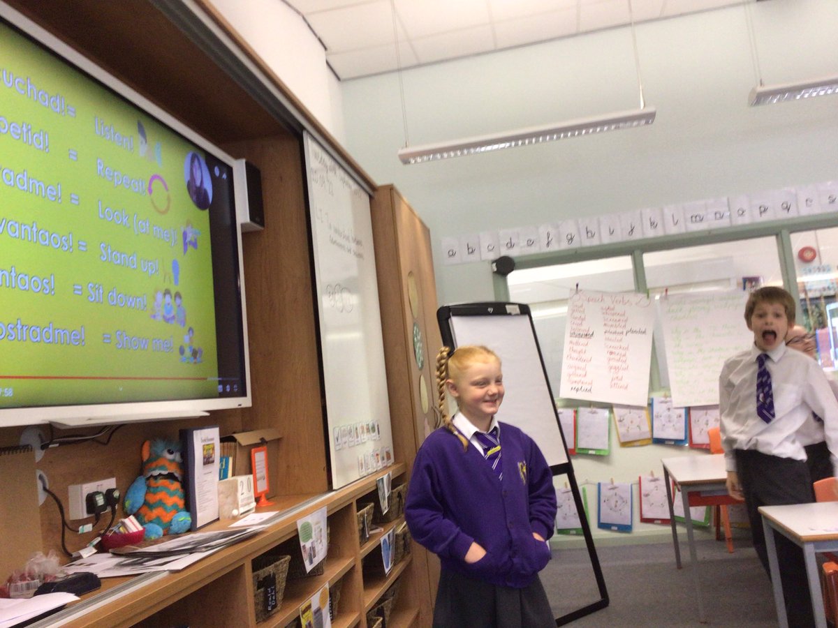 BirchwoodCE's tweet photo. Hola. Year 4 enjoyed practising their classroom commands in their Espanola session today- playing Simon dice (Simon says). #bcepsyear4 #bcepsspanish https://t.co/SVFtosCXfq