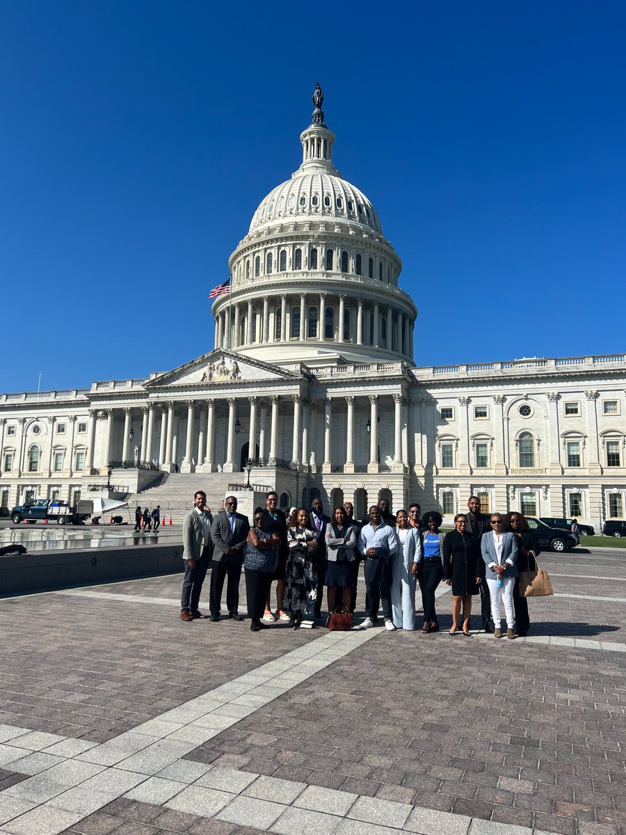 CEO_policy's tweet photo. Great conversation today on Capitol Hill organized by @startupsUSAorg w/ 20 #entrepreneurs of color from across the country to discuss issues and opportunities in #entrepreneurship! 
 
Special thanks to @SenAmyKlobuchar @SenatorLujan @JerryMoran @Don_Cravins for joining. https://t.co/bawcrPCu68