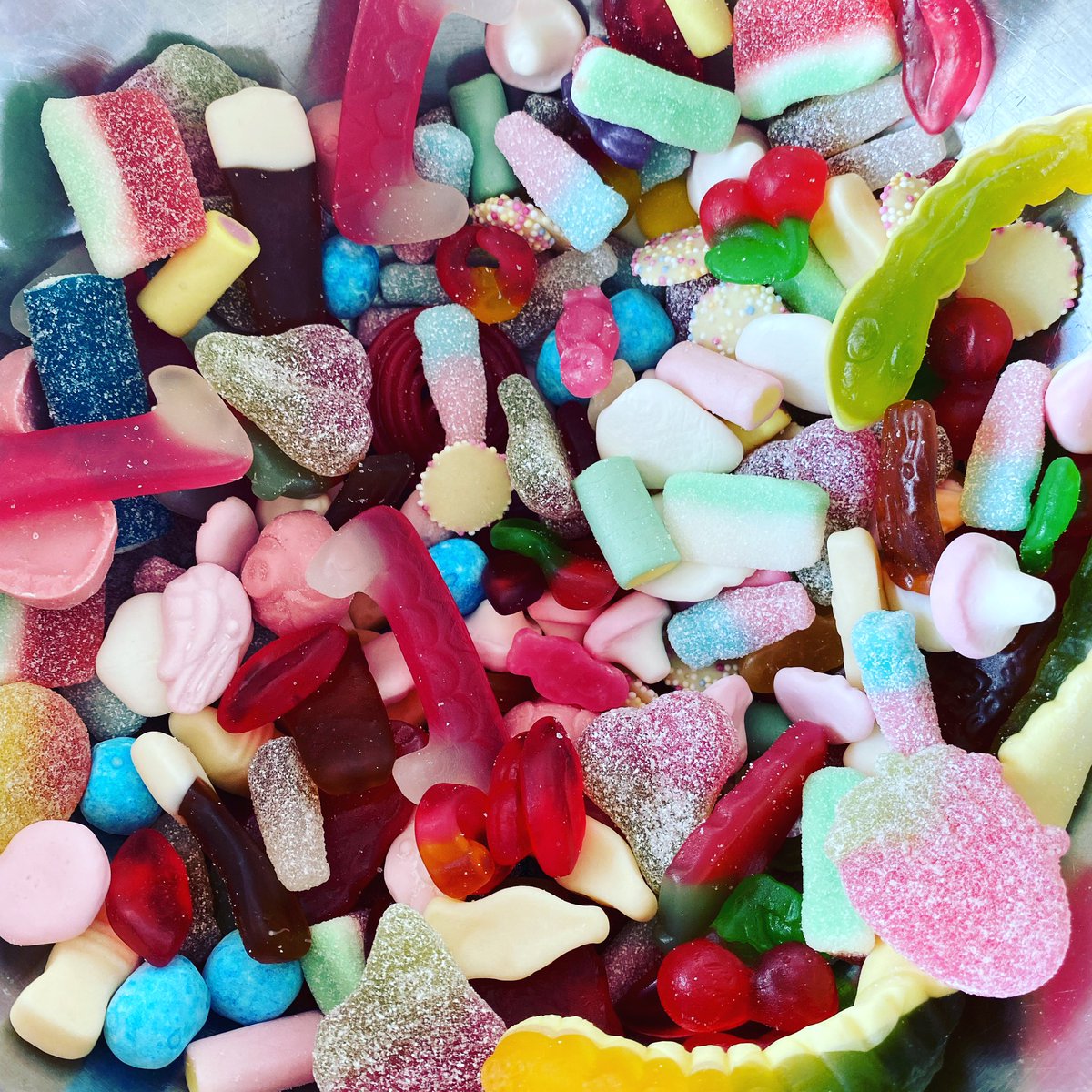 SpoonfulSweets's tweet photo. A custom order we made today. Can you spot any of your favourites?
#sweets #chooseyourownsweets #sugarhit #sweettooth https://t.co/VmPoZslpJd