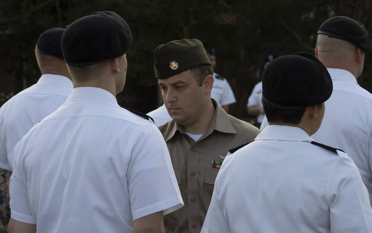 NCOAEustis's tweet photo. U.S. Army Soldiers attending ALC at the NCO Academy - Fort Eustis compete in the Commandant's Inspection. They are judged on their attention to detail, wear of the uniform, and performance of drill and ceremony.
#ForgedtoLead | #AbovetheBest| #Disciplined | #USAACE | https://t.co/qKbS29LiNf