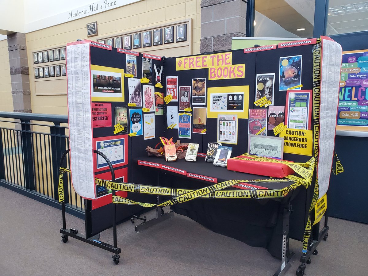 dcsdDLMC's tweet photo. Love your Banned Book display - Castleview HS. @dcsdk12 https://t.co/T6l571ZpUA