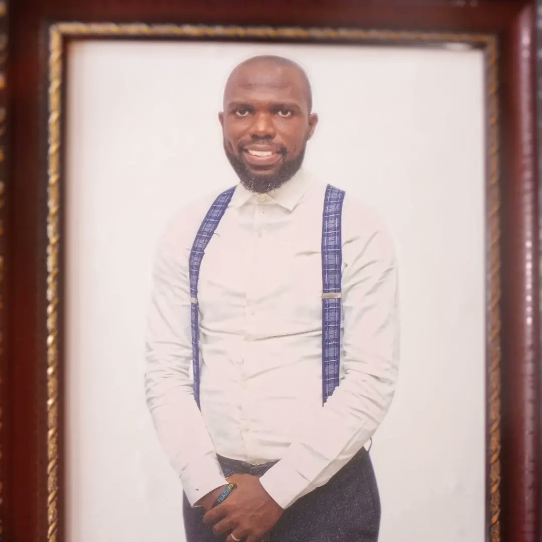 Today marks my work anniversary at Teach For Nigeria but more importantly the Fellows I managed at the just concluded 2022 Teach For Nigeria pre-service training institute decided to gift me a frame for my direct impact and support
Dear Mr.B I'm proud of the man you have become.