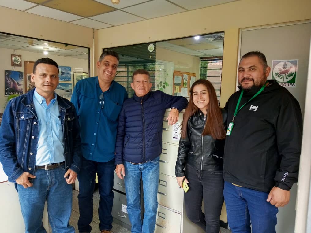 Sostuvimos una importante reunión de trabajo en <a href="/InparquesMerida/">INPARQUES MÉRIDA🌱</a> con el firme objetivo de fortalecer la atención a nuestros campesin@s y velar de manera conjunta por la protección del ambiente en la entidad. #EstaTierraEsNuestroFuturo