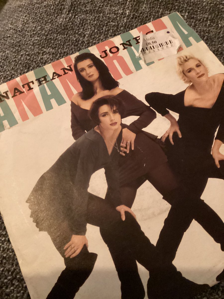 dearianfawn's tweet photo. #Charity shop frustration! Rescued a lovely #Bananarama 7 inch #vinyl of #NathanJones for 50p but the price sticker is literally superglued on; I have just ripped #HazellDean and #BackInMyArms (Once Again) and I am really annoyed 😡 with myself 🤬 https://t.co/y6q65fZ9F7