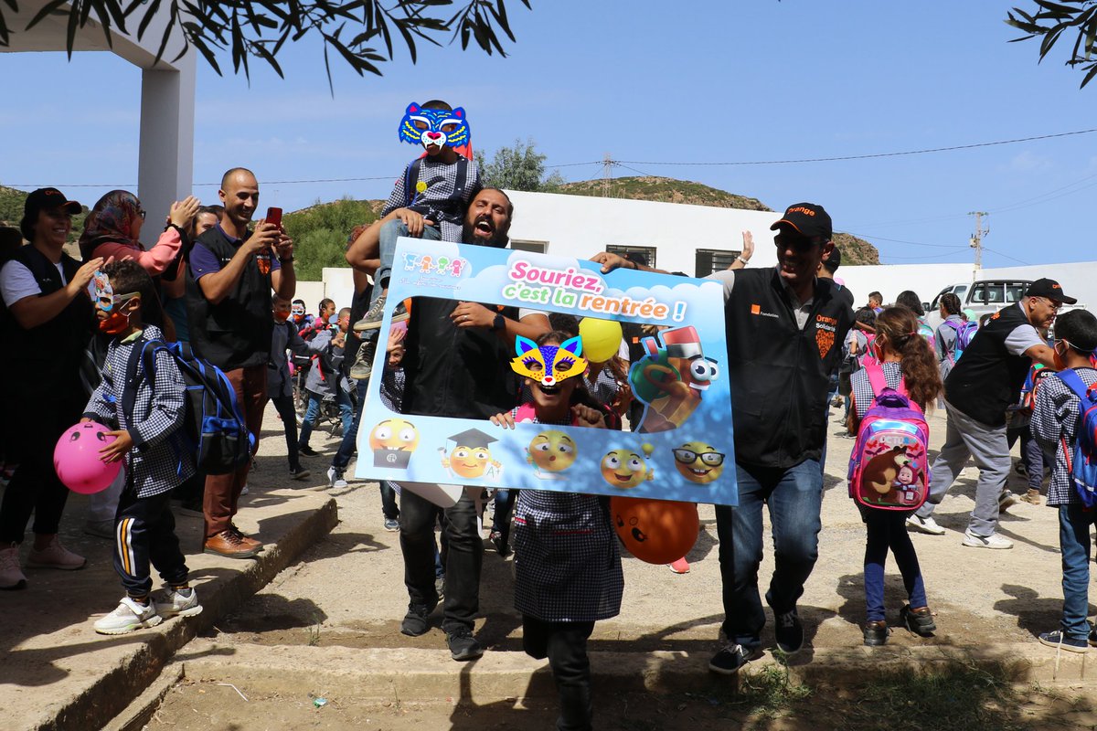 maya_jerbi's tweet photo. Grâce à nos salariés engagés @OrangeTN et notre association partenaire @unenfantdessouries, nous continuerons à parcourir #la_Tunisie pour rendre le sourire à nos enfants #MagicRentrée 2022 cette fois-ci à Kaf Abed #Bizerte @OrangeTN_Plus https://t.co/iRJqSRSCml