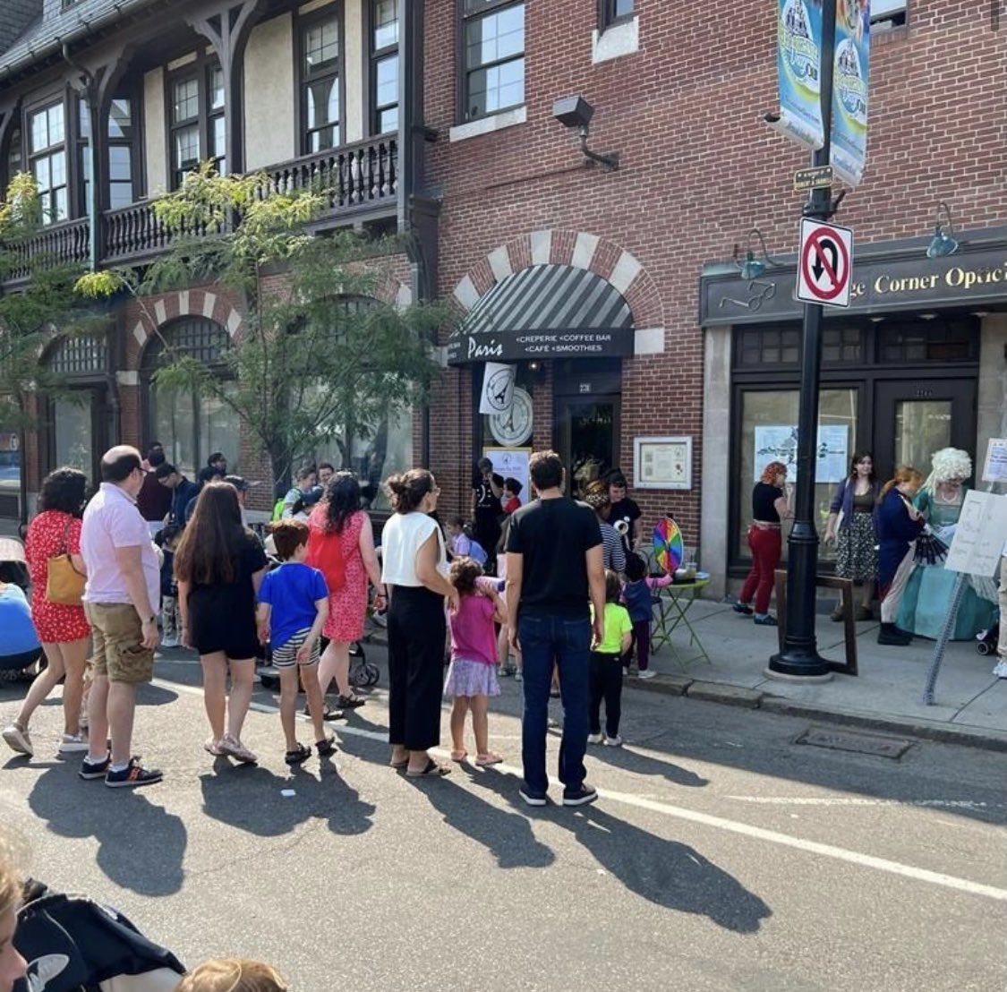 Trés magnifique! Some photos from #BrooklineDay2022 … crepes and festivities galore!! Thanks to everyone who came out! ❤️🇫🇷