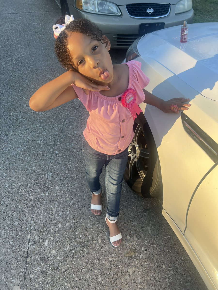 _itsyellah's tweet photo. Another year around the sun 💕 You’ve gotten me through the toughest times ! I swear you came at the right time. I’m so blessed to be your mommy, God knew I needed you🫶🏽🫶🏽 Happy 5th Birthday to my Nelly Pooh 🥹🎉 https://t.co/AIEOlQAxzs