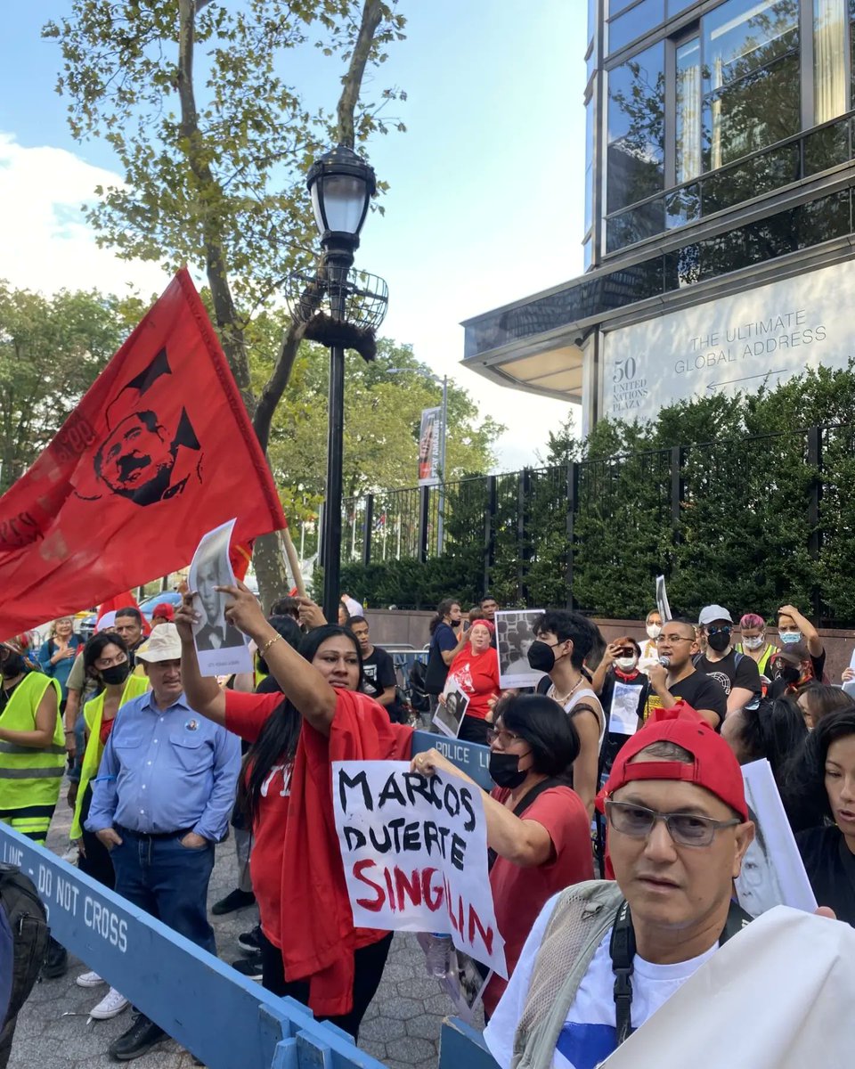 NE4DemocracyPH's tweet photo. LOOK: Hundreds arrive outside the United Nations to greet Bongbong Marcos at the @UN General Assembly

#ML50 #NeverForget #NeverAgain #TuloyAngLaban https://t.co/zkionzRlhB