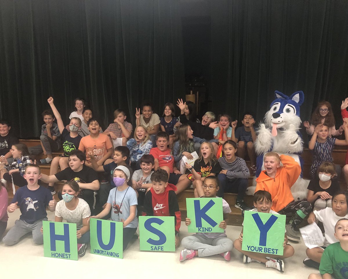 We learned how to be a HUSKY today! <a href="/newsearles1/">New Searles Elementary</a> <a href="/SarfdeK/">Kimberly Sarfde</a> #OneNashua