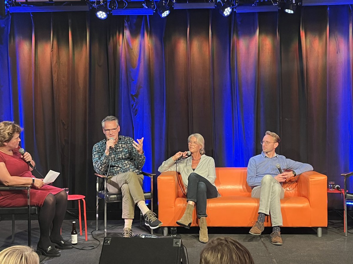 dekoningderijk's tweet photo. Debat met Oekraïense vluchtelingen in Haarlem over ons Nederlandse onderwijs systeem. Samen van elkaar leren #Haarlem #4Ukraine https://t.co/ItszGU8qUf