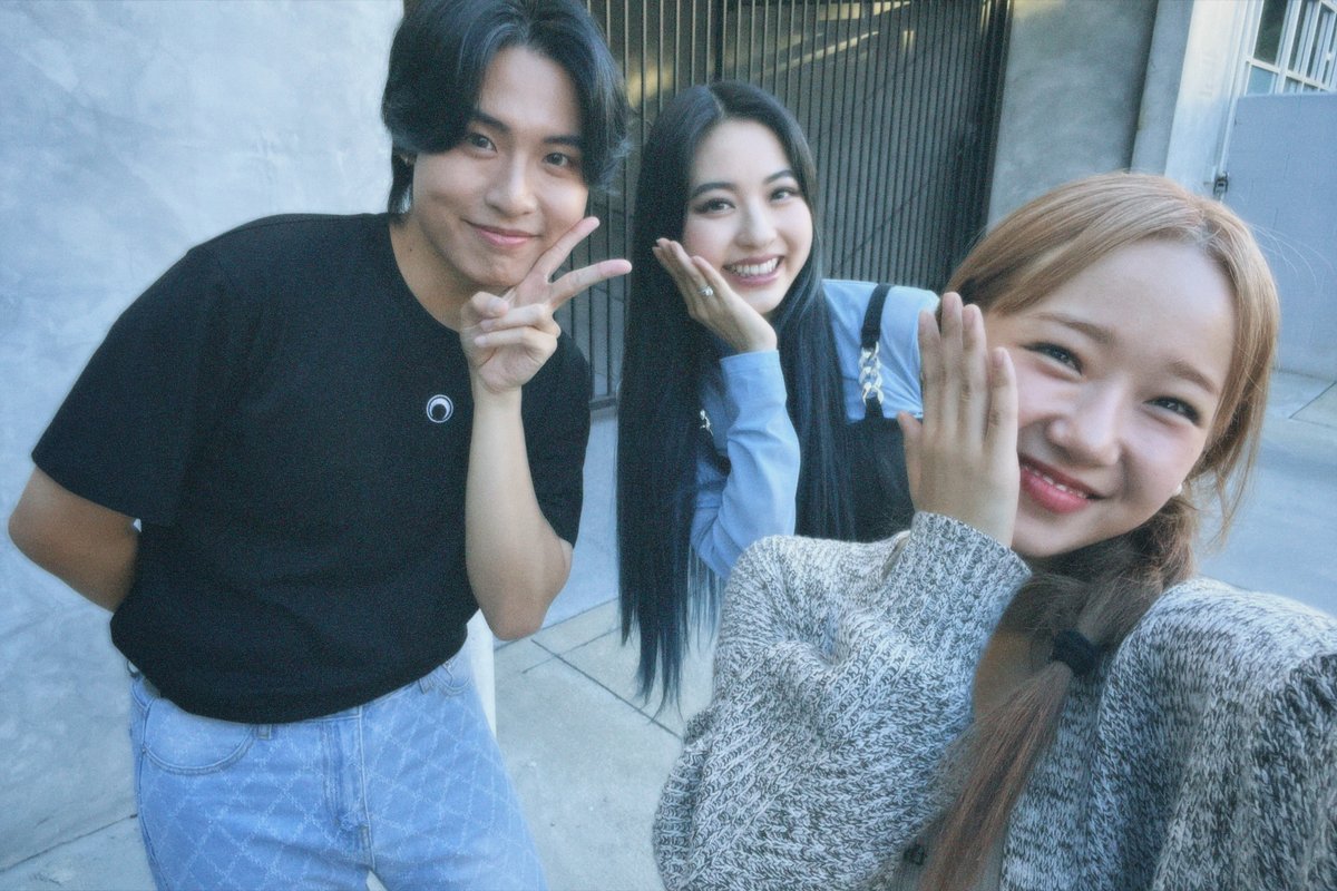 EllenxBrian's tweet photo. Thanks YooJung for teaching us the #SunflowerChallenge 🌻 and catching up with us~ Until next time! ☕️☺️
@WekiMeki #CHOIYOOJUNG #최유정 #선플라워 #Sunflower_PEL #EllenandBrian https://t.co/Mpu2iyc6DZ