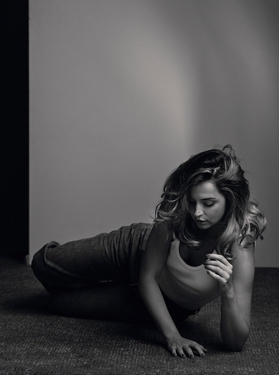 filmes_e_filmes's tweet photo. Ana de Armas é capa da nova edição da @AnOtherMagazine.
📸 Fotos por Craig McDean.
Aos 34 anos, a atriz cubana se prepara para a estreia de "Blonde", cinebiografia da musa Marilyn Monroe que estreia dia 28 de setembro na @netflix.♥️🎥
#anadearmas #anothermagazine #craigmcdean https://t.co/ZY2k1Migu5