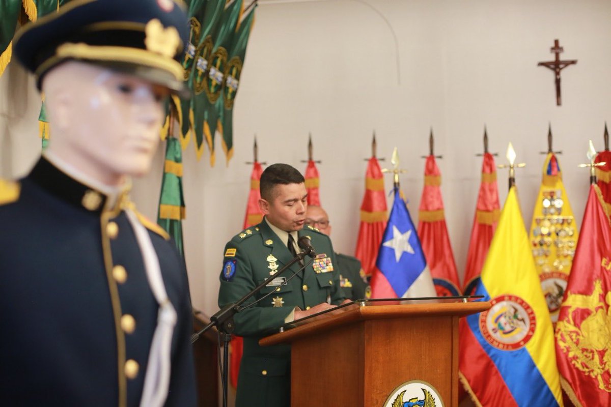 ESMIC_EJC's tweet photo. Hoy en nuestras instalaciones del alma máter, acompañamos la celebración de los 212 años del @ejercitodechile y la develación del uniforme del cadete del Libertador Bernardo O’Higgins.

#EjércitoEnElMundo https://t.co/c9FitF9Vek