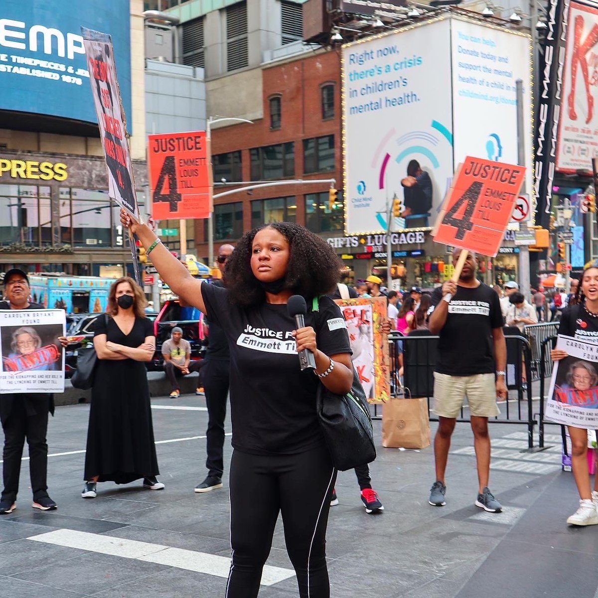 thenextgencu's tweet photo. The Youth Never Let Up Coalition (@ynlucoalition) united some of the nations most powerful young change agents and led a successful march &amp; rally from Times Square to Seneca Village demanding Justice for Emmett Till, #news #nyc #timessquare #senecavillage #aug28 #828 #august28 🧡 https://t.co/wzKOlzvvnc