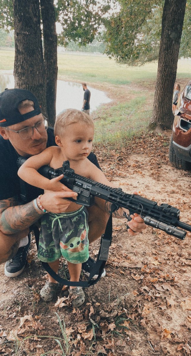 ry_thomas33's tweet photo. Get your kids outside, Teach them everything you Know, Learn together what you don’t know and above all else Always Take the time to smell the Roses. https://t.co/YnCMuPefzl