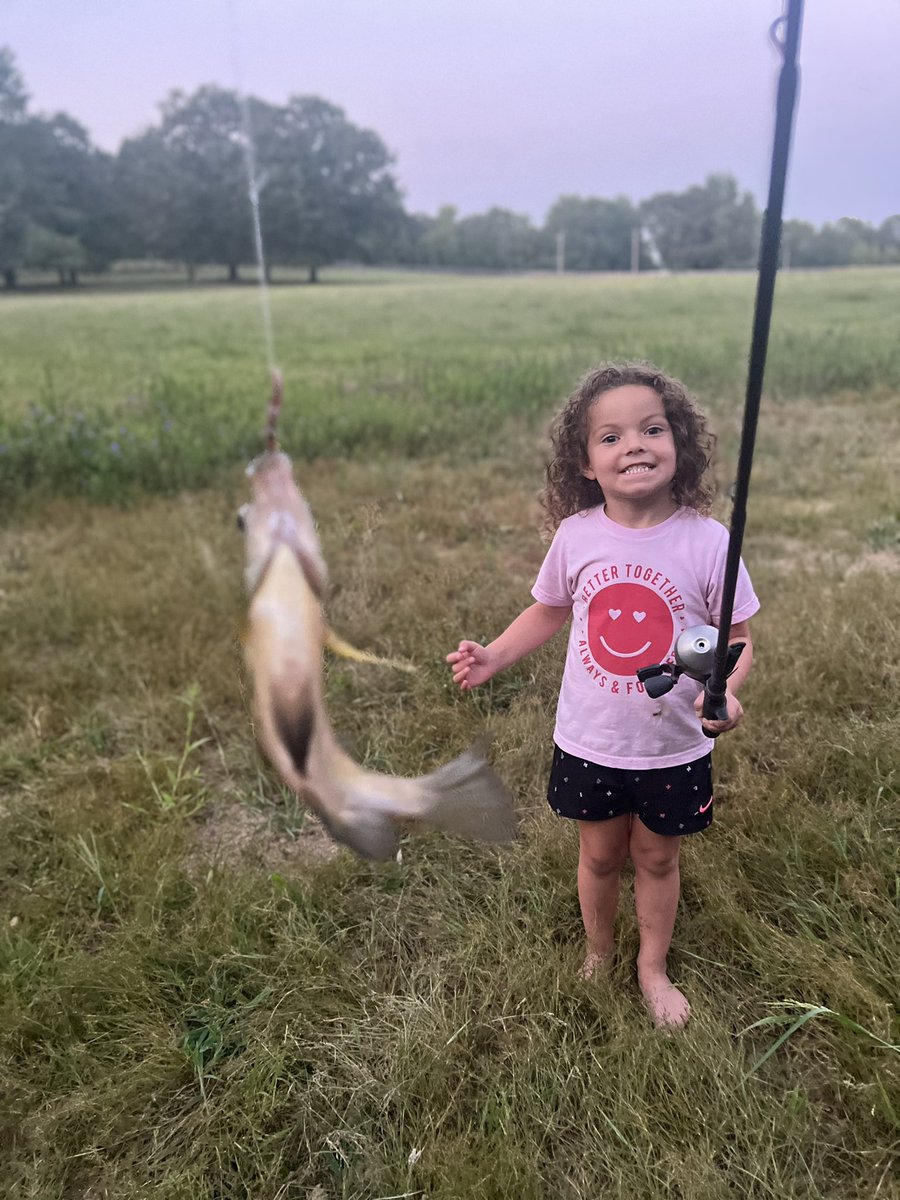 ry_thomas33's tweet photo. Get your kids outside, Teach them everything you Know, Learn together what you don’t know and above all else Always Take the time to smell the Roses. https://t.co/YnCMuPefzl