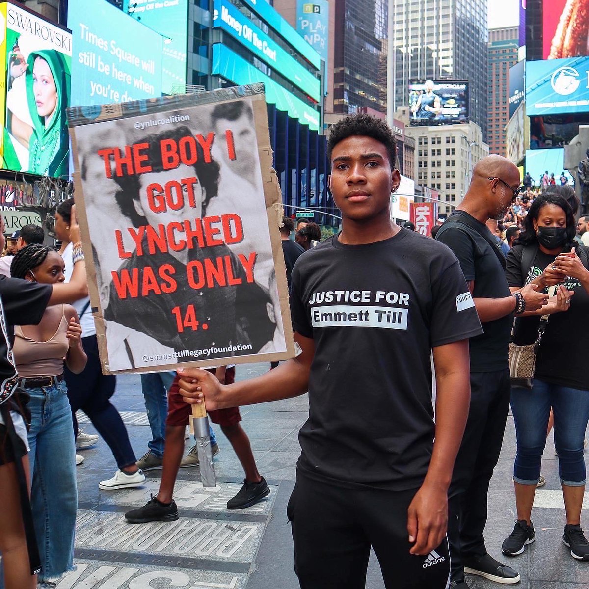 iamajdillard's tweet photo. The Youth Never Let Up Coalition (@ynlucoalition) united some of the nations most powerful young change agents and led a successful march &amp; rally from Times Square to Seneca Village demanding Justice for Emmett Till❤️‍🔥#news #nyc #timessquare #senecavillage #aug28 #828 #august28 https://t.co/DuUmcPhk0m