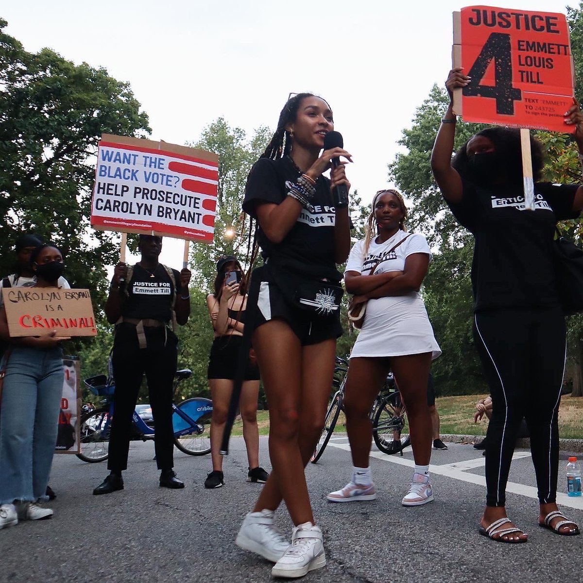 iamajdillard's tweet photo. The Youth Never Let Up Coalition (@ynlucoalition) united some of the nations most powerful young change agents and led a successful march &amp; rally from Times Square to Seneca Village demanding Justice for Emmett Till❤️‍🔥#news #nyc #timessquare #senecavillage #aug28 #828 #august28 https://t.co/DuUmcPhk0m