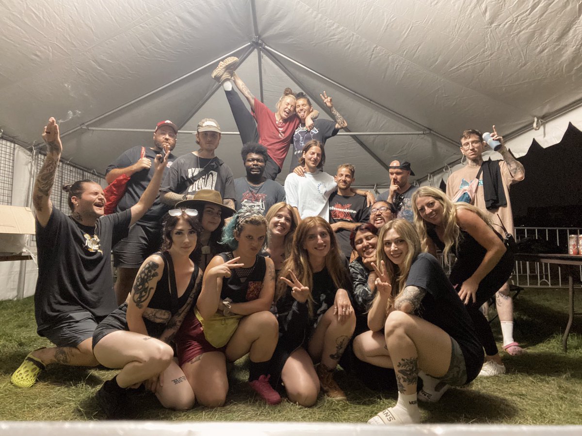 hellxbound_'s tweet image. My Riot Fest crew is better than your Riot Fest crew🫶🏻