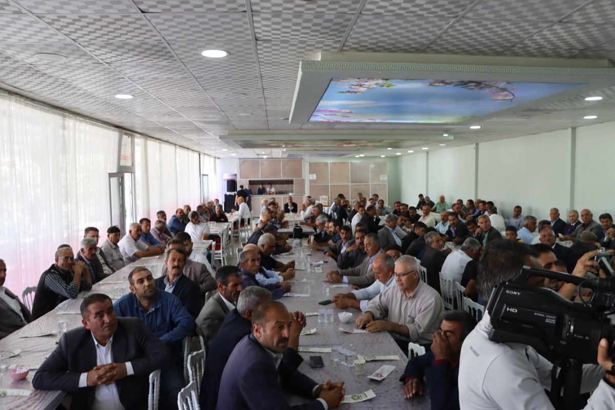 DemokratParti7's tweet photo. GİK üyemiz , Teşkilat Başkan Yardımcımız Sn. Bülent ERDİNÇ'in muhtarlarımıza ve STK temsilcilerimize hitaplarından kareler...
Muhtarlarımıza ve STK temsilcilerimize Genel Başkanımız Sn. @DpGultekinUysal 'ın selamlarını iletilmiştir. 
@_DemokratParti @DpGultekinUysal @cenginyurt52 https://t.co/x3sGucfEkh