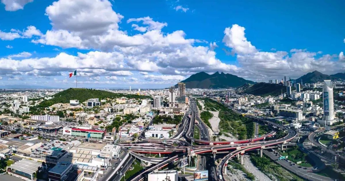POSTADeportes's tweet photo. Monterrey : La ciudad que adopta futbolistas ⚽️ 

✍🏻 @saidom1 

➡️ https://t.co/g1DJE0cZx9

#OrgullosamenteRegio #SueñoRegio https://t.co/FVpCupfXNQ