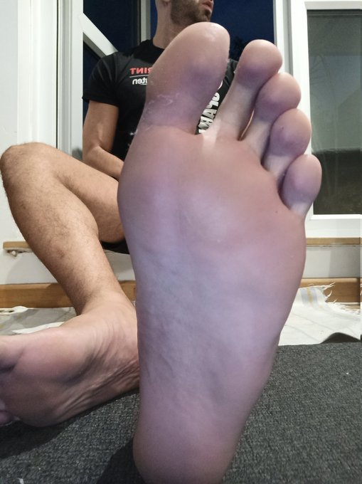 https://t.co/izNSvWsgE6 My feet get sweaty even with this weather. Tongues out and start cleaning my<a href="/tag/findom"class="tags"><span>#findom</span></a>