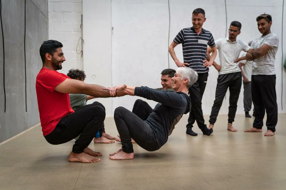 Creating Connections explores how #verticaldance can create international connections (funded by @BritishCouncil). Find out what we got up to in Venice with a group of refugees, and whats coming with D/deaf & disabled children and artists in October >>> buff.ly/3UnofbV