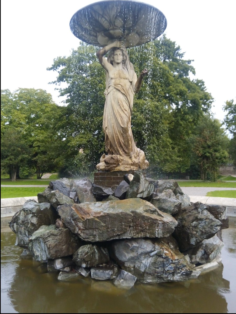RobertEKearns's tweet photo. Magnificent fountain in the Iveagh Gardens, Dublin
#fountain #feature #garden #water #design #visit #gardens #Iveagh #Dublin #Ireland #Irish #writer #author #destination #beautiful #stunning #superb https://t.co/tRMNUkqjgt
