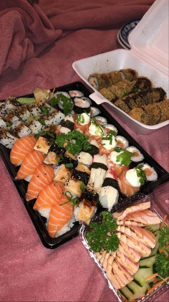 SUSHI NA CAMA E NETFLIX