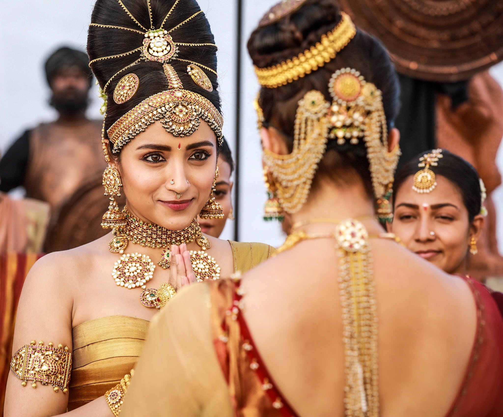 FdHxtCjagAA_vmp?format=jpg&name=large