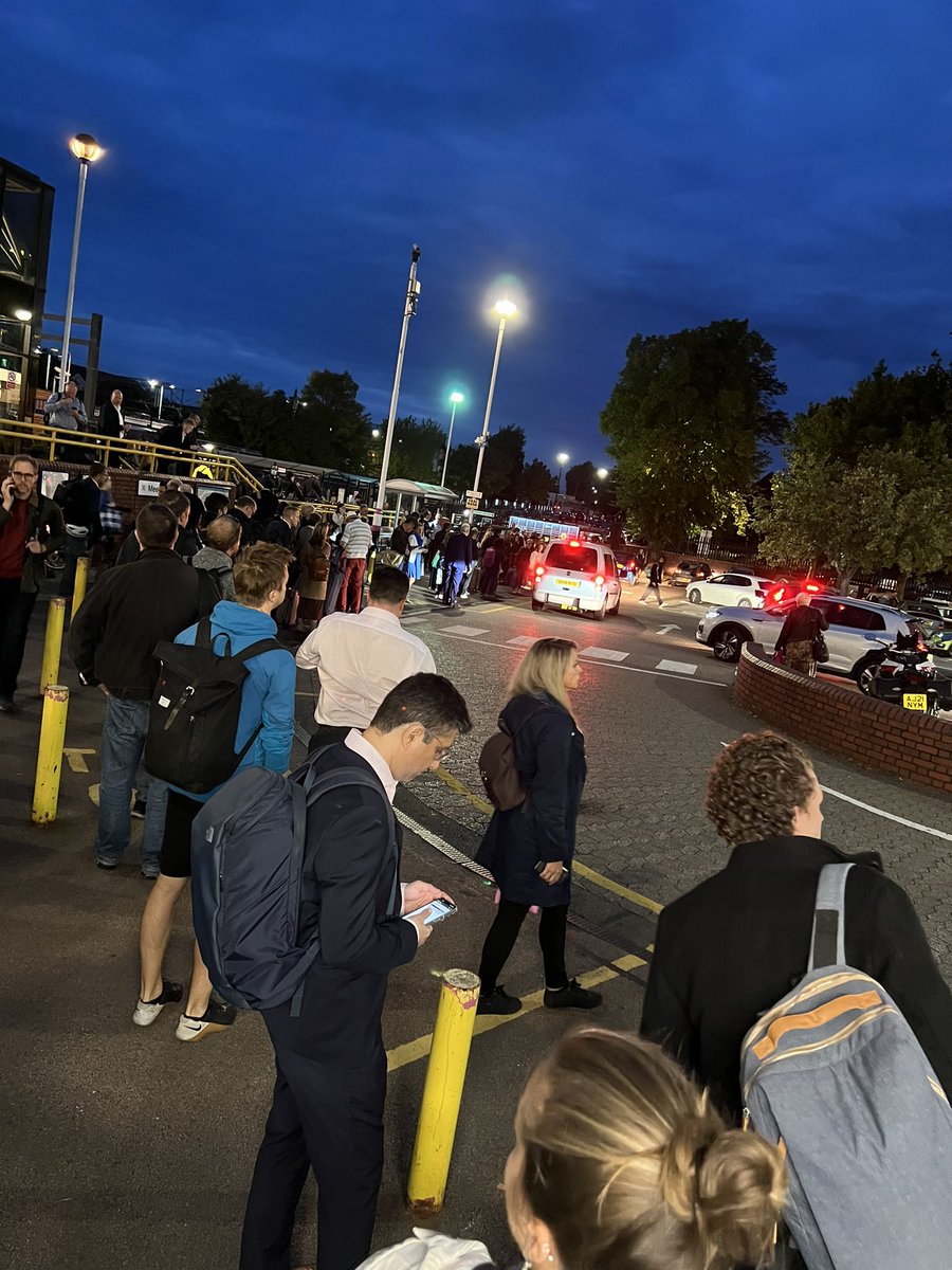 Alastairdf's tweet photo. @TLRailUK @nationalrailenq so now I’m stuck in Bedford. There is one taxi … it’s over an hour wait to get a taxi … the taxi will cost £35-£40 … WTF !?!?!? … at kings cross they told us to come here but there is nothing here. You are a fucking joke !!!!!! https://t.co/FuPMgxE6lP