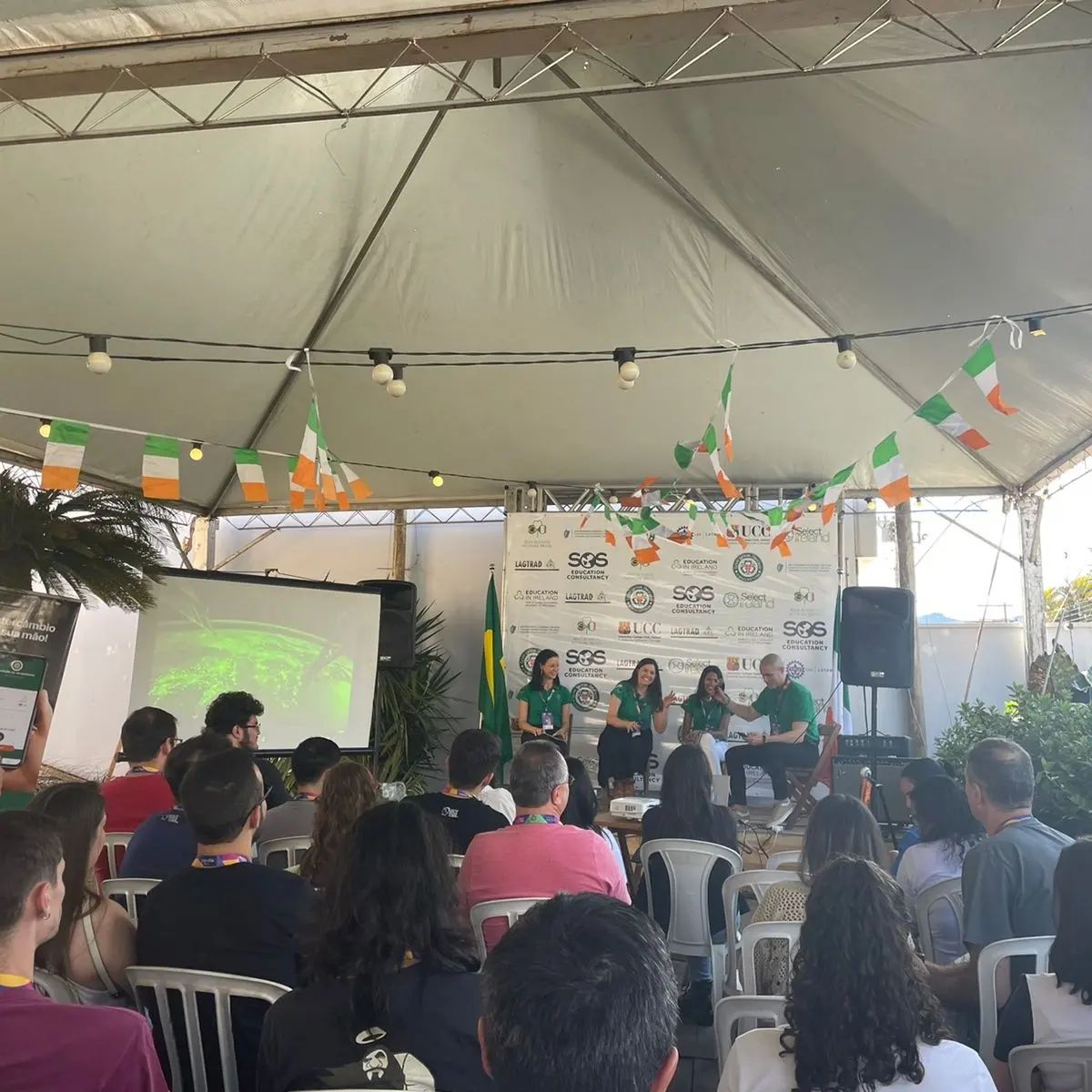 IrlSaoPaulo's tweet photo. Um fim de semana memorável!😃

Estivemos em Santa Rita do Sapucaí - MG participando do #Hacktown2022, maior festival de tecnologia, inovação e criatividade da América Latina!🌎

E a novidade da edição deste ano foi a The House of Ireland 🇮🇪

Texto completo:https://t.co/IQleduhKQm https://t.co/DbDmj8nScx