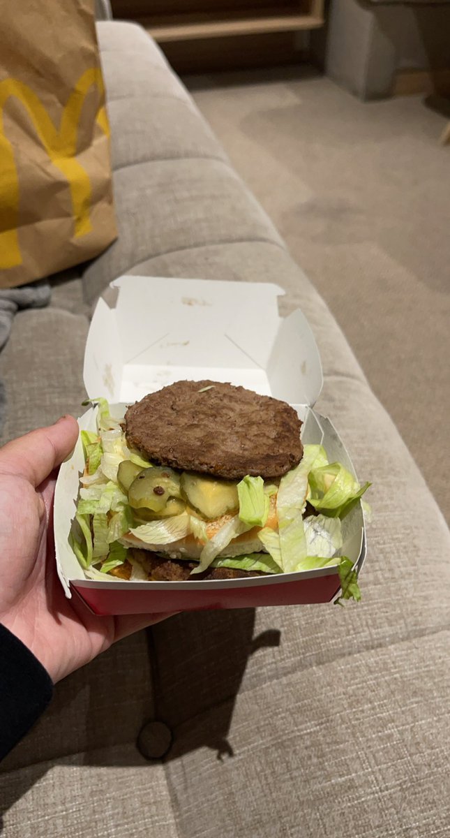 Morganjadeleech's tweet photo. @McDonalds ordered a Big Mac no cheese, has cheese on it and no bun? Ranf the store 44 times and it’s disconnected!!!! https://t.co/R5j78bXvdX