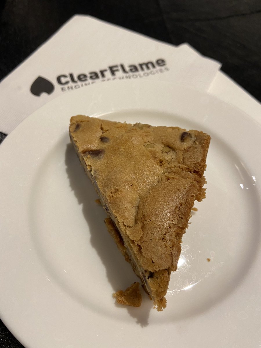 OEMOffHighway's tweet photo. Thanks, @ClearFlameEng, for the delicious snacks! @SAEIntl @LoriDitoro #COMVEC22 #COMVEC https://t.co/Bbgq03pXBs