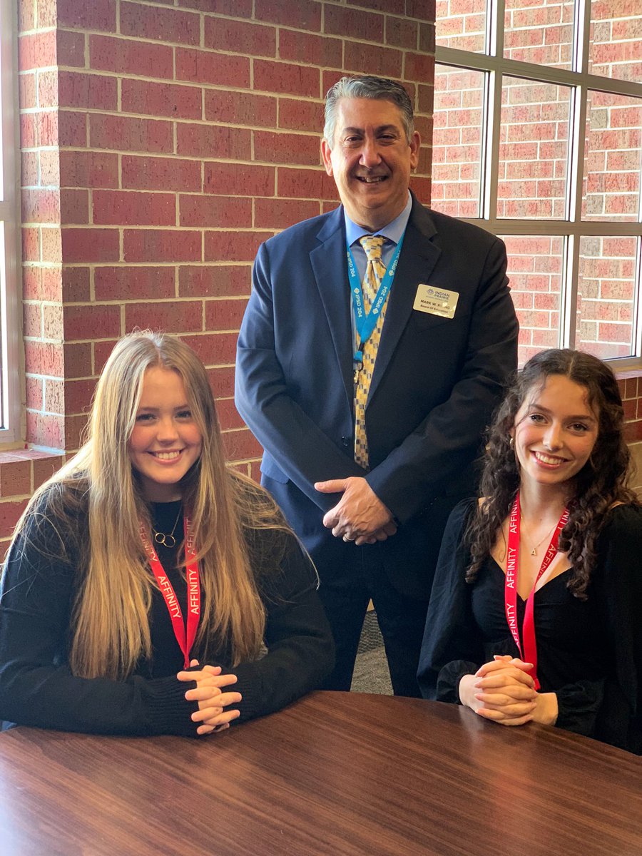 Interview Day in VEI is made possible by some amazing community partners who volunteer their time in order to meet with students. These students met with Mr. Mark Rising, one of our outstanding school board members! <a href="/NeuquaValley/">Neuqua Valley High School</a> <a href="/ipsd204/">Indian Prairie 204</a> <a href="/VEInternational/">veinternational</a>