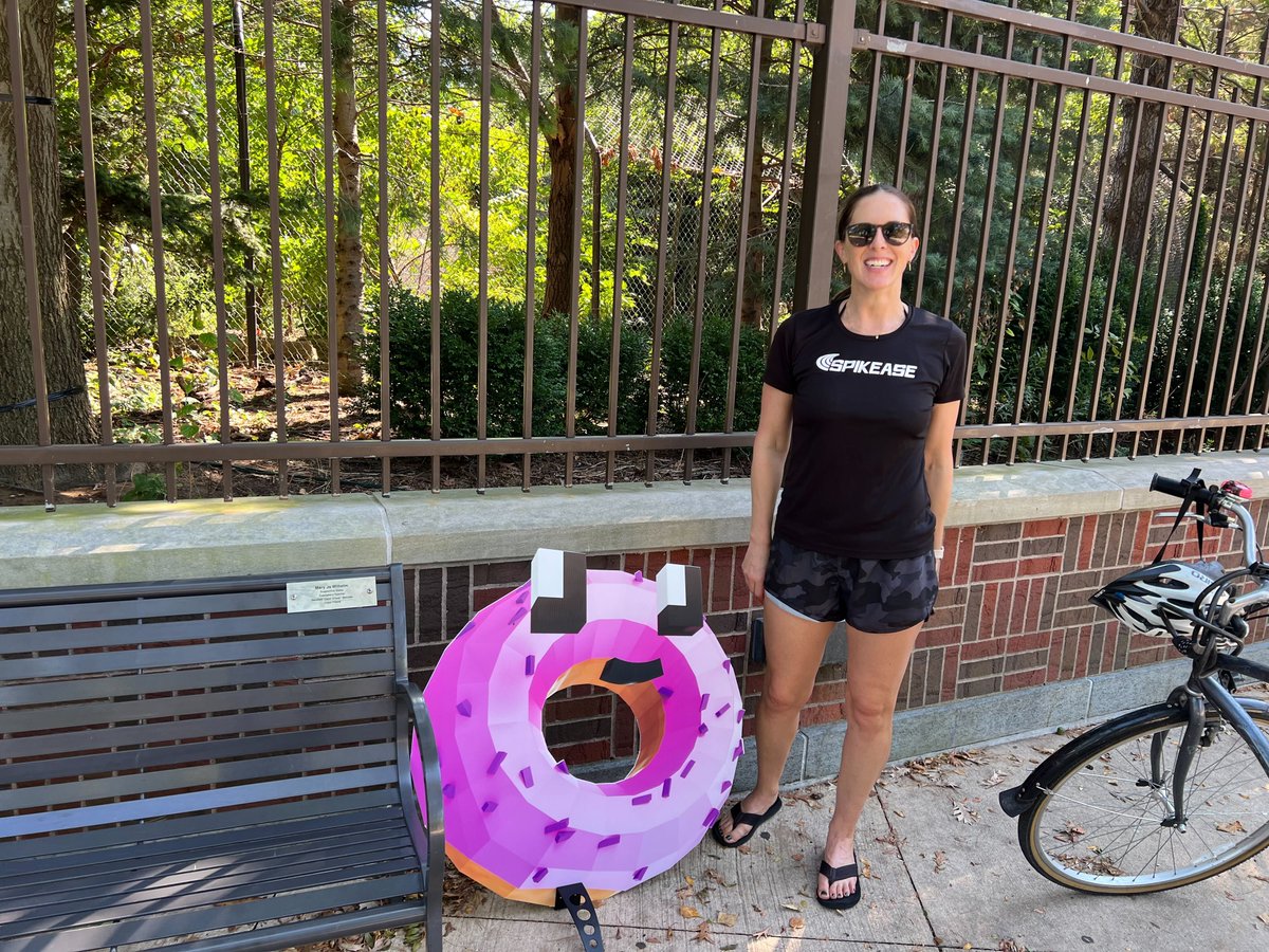 supperclubXYZ's tweet photo. Looks like 🍩 Donna Donut is getting lots of love! @web3kate https://t.co/YCEXEbkMKY