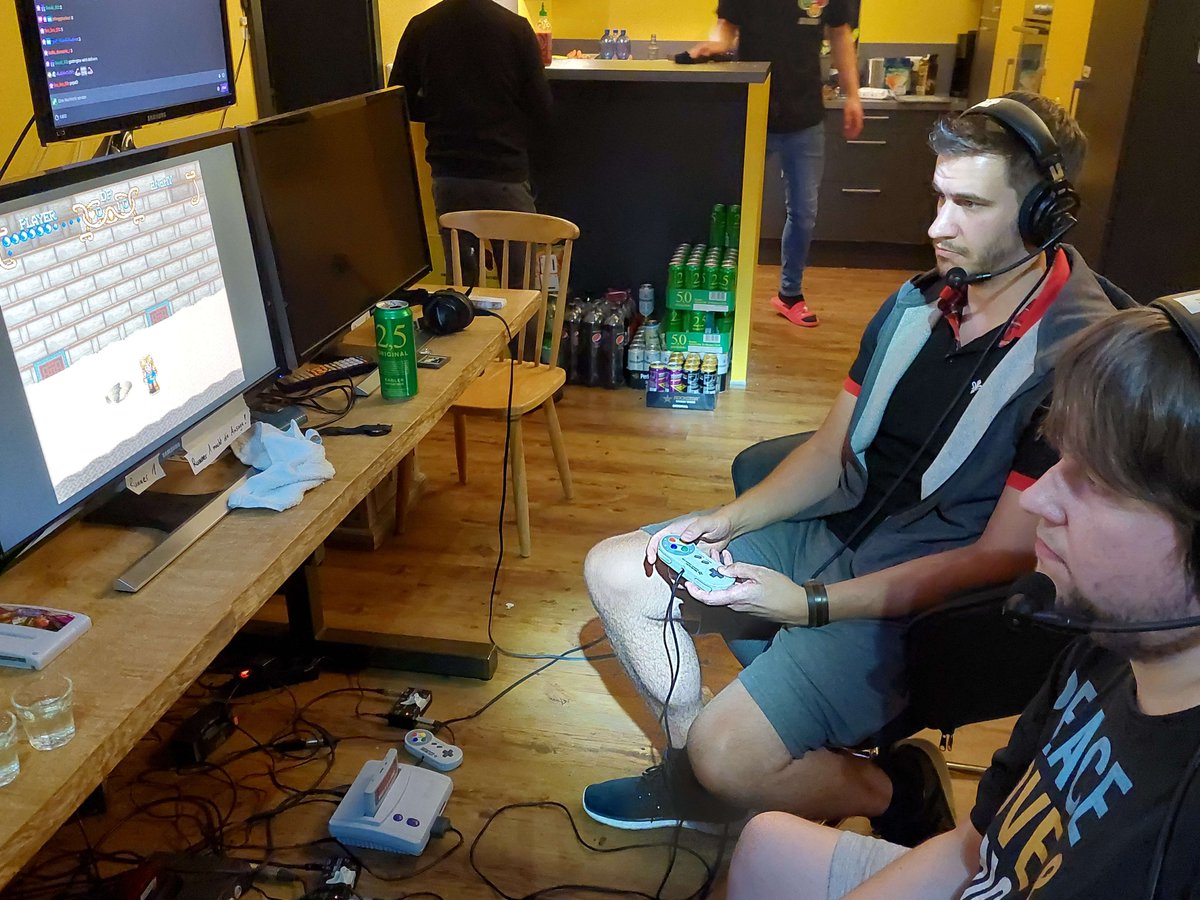 GlitchPerfectDE's tweet photo. Den Abend eröffnet @Z4T0XX mit Illusion of Gaia. @Zockerstui macht Commentary! https://t.co/6KZj3lmjWa