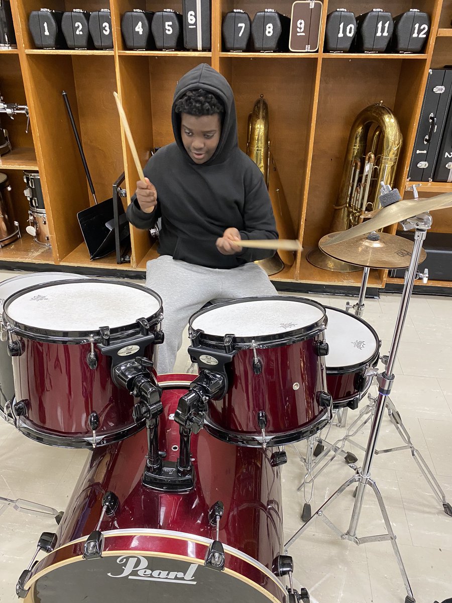 Parascolaire… suite: ensemble de jazz <a href="/ESEtienneBrule/">ÉS Étienne-Brûlé</a> commence ce soir!